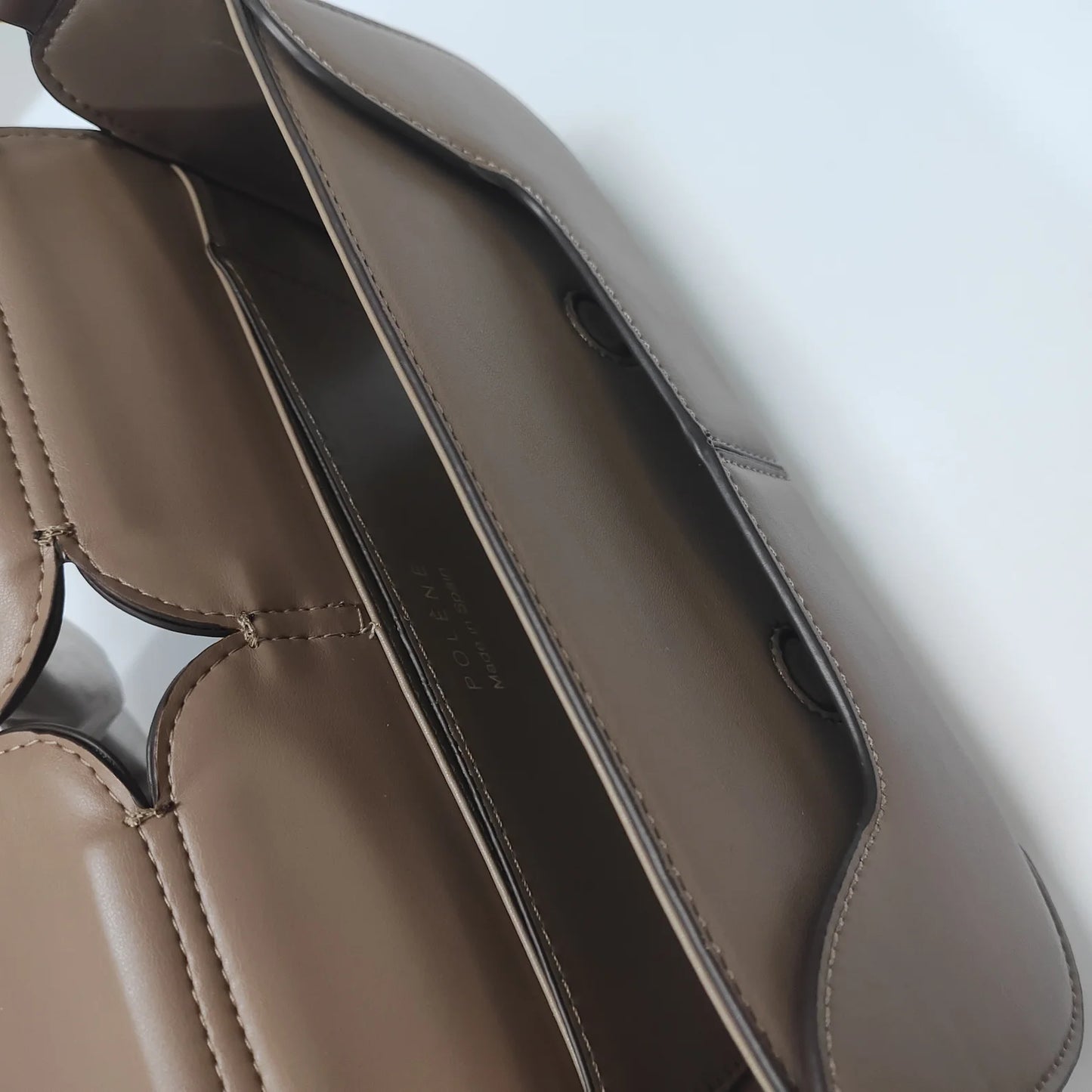 2025 French Luxury and Fashionable One Shoulder Underarm Handbag, Cowhide Commuting Handbag, Casual and Simple French Stick Bag